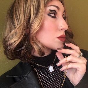 Meet your Posher, Vedette